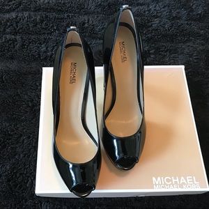 New Michael Kors black patent peep toe pumps